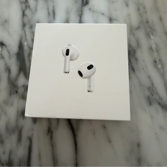Apple AirPods 3rd Generation with MagSafe Charging Case - Never Used - Picture 4 of 5